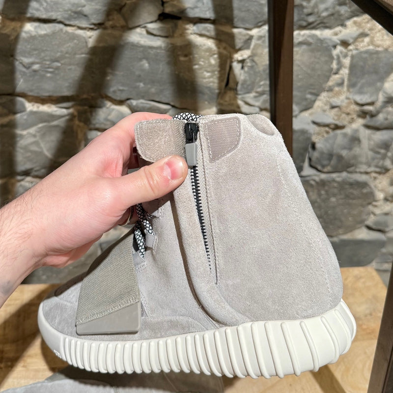 Zipper of Adidas YEEZY Boost 750 Light Brown High-top Sneakers