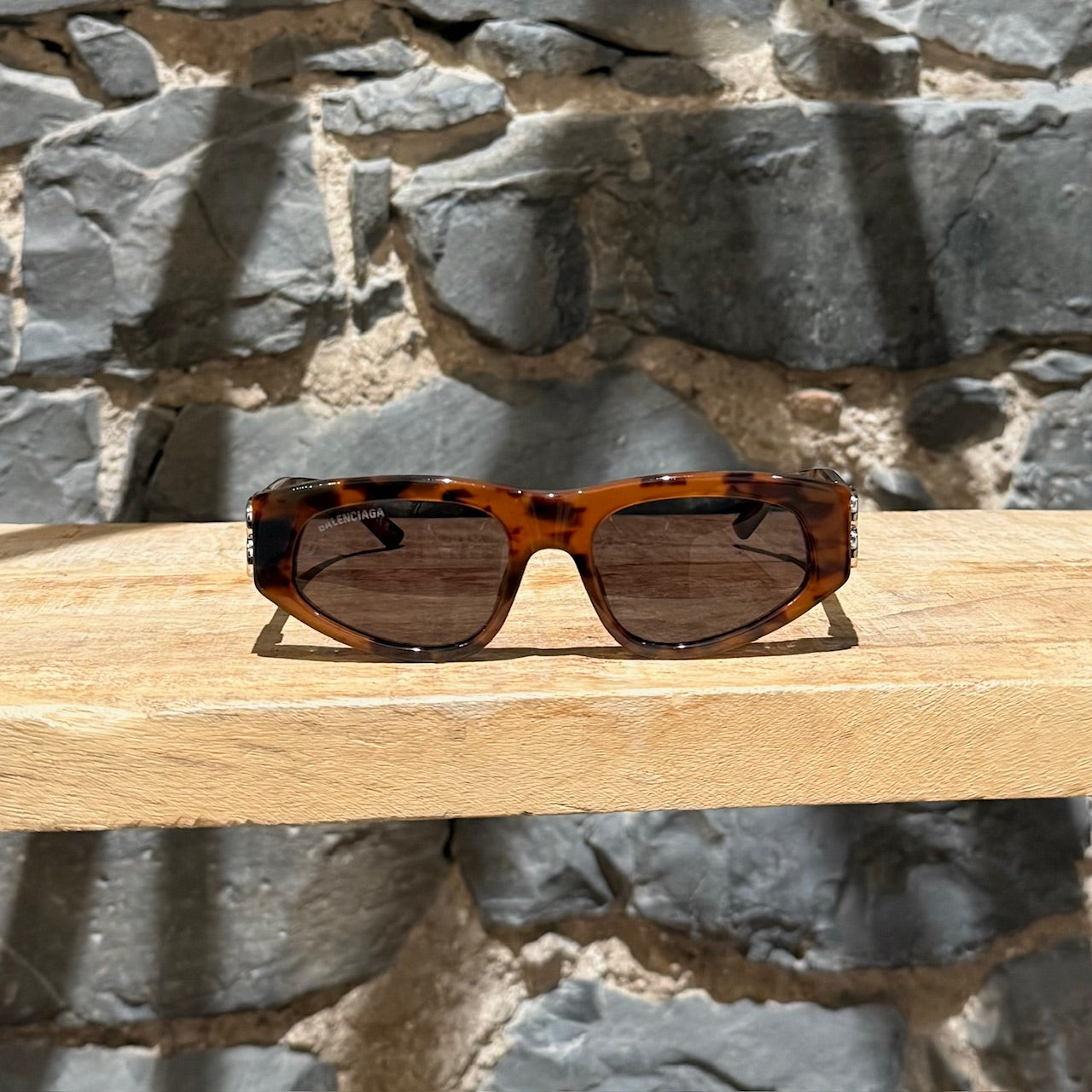 BALENCIAGA BB0095S - Sunglasses in Tortoise Balenciaga Brown Tortoise BB0075S Rectangle Sunglasses  main image 2
