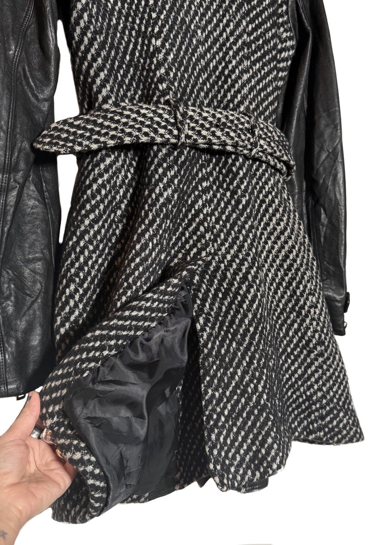 Lining of Burberry Black Leather Sleeves Wool Tweed Coat