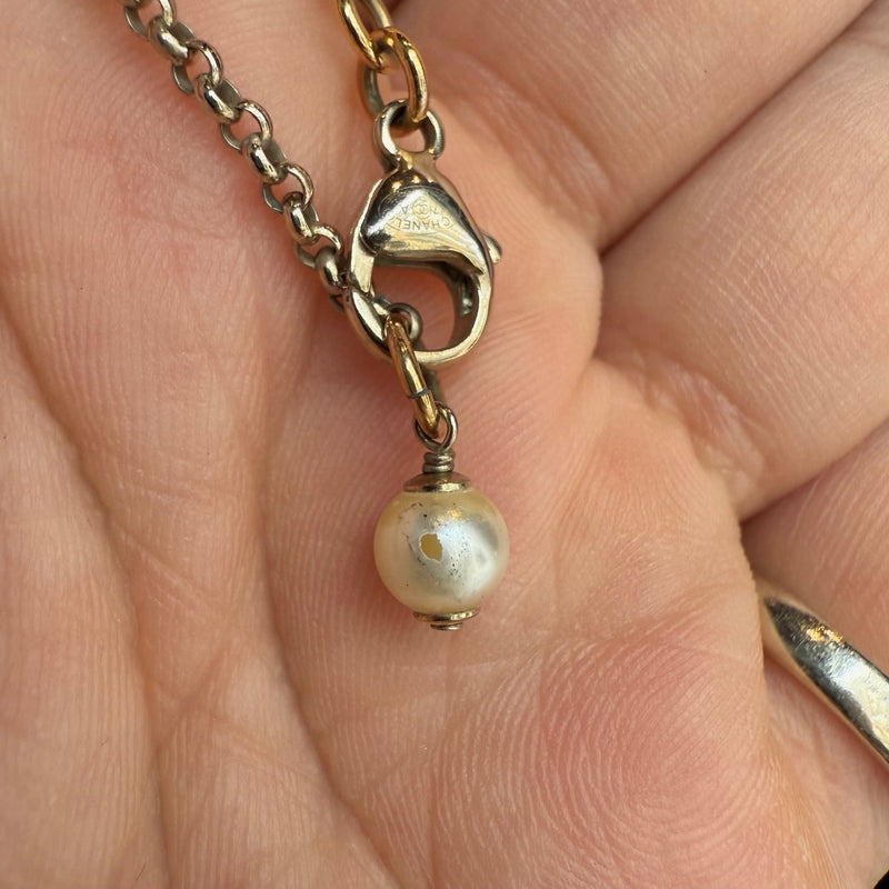 Pearl detail of Chanel 2017 Key CC Chain Necklace