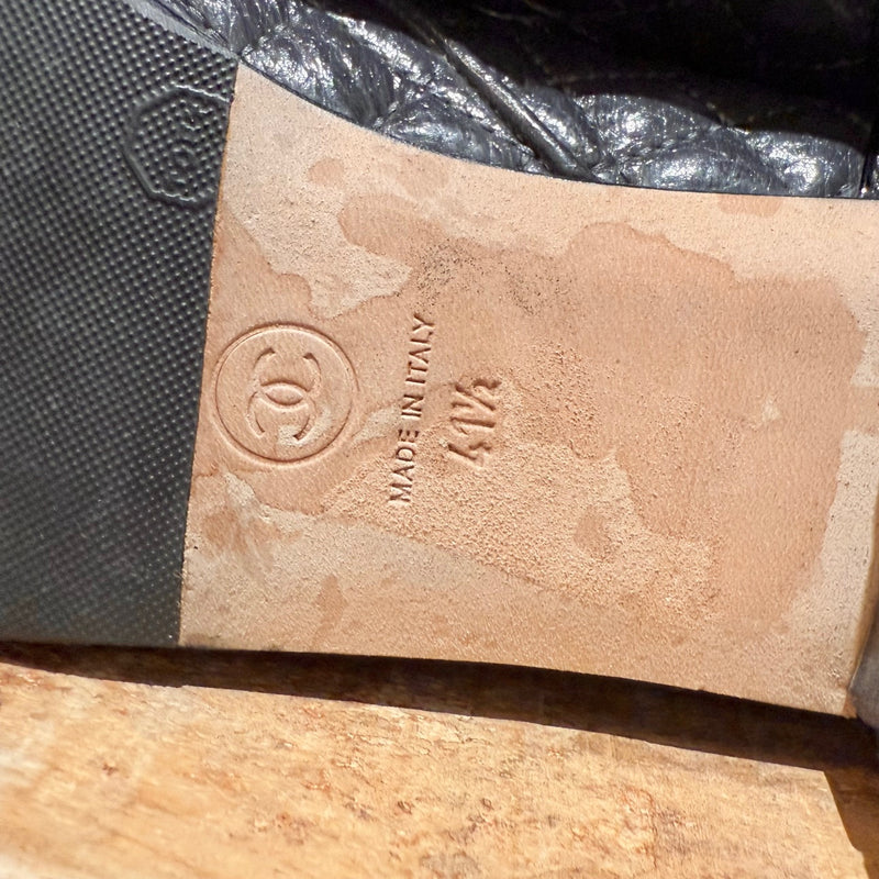 Chanel 2018 Grey Leather Chain Accent CC Logo Flat Ankle Boots