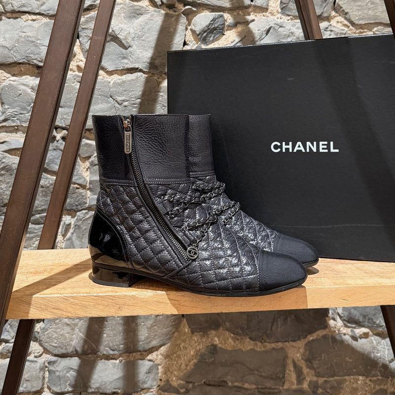 Chanel 2018 Grey Leather Chain Accent CC Logo Flat Ankle Boots