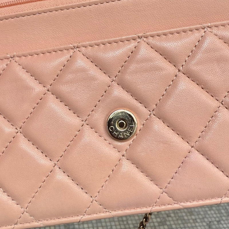 Branded hardware of Chanel 2021 Pink Lambskin Quilted CC Classic Wallet On Chain