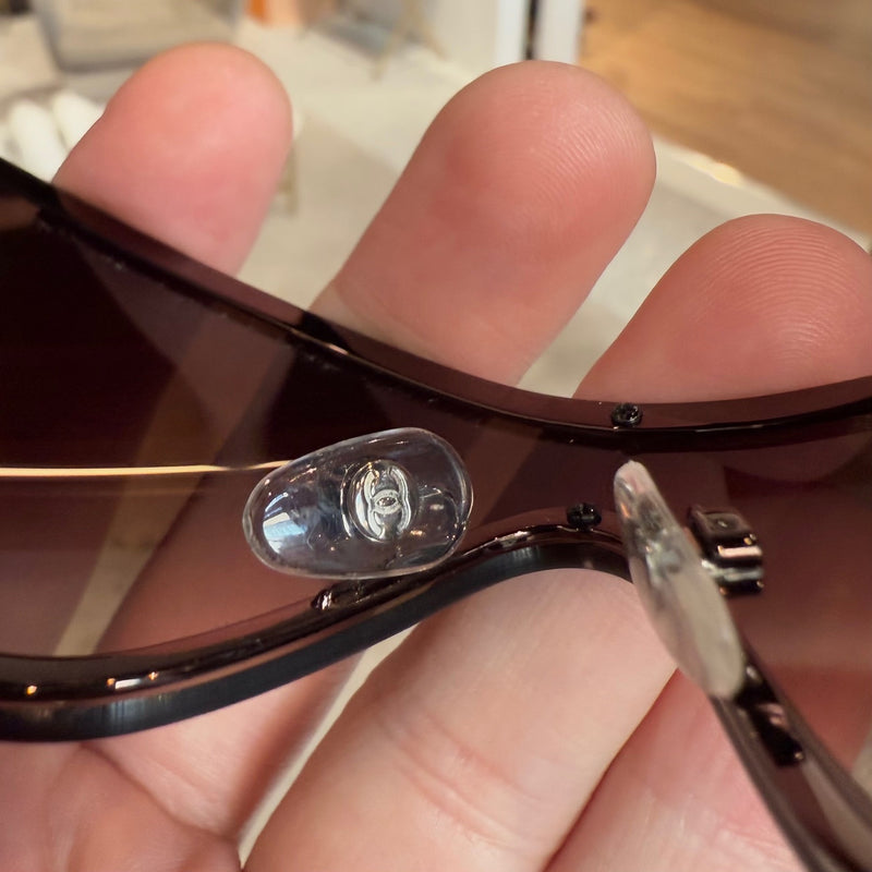 Nose pads of Chanel 4164 Vintage Swarovski Crystal Camellia CC Brown Sunglasses