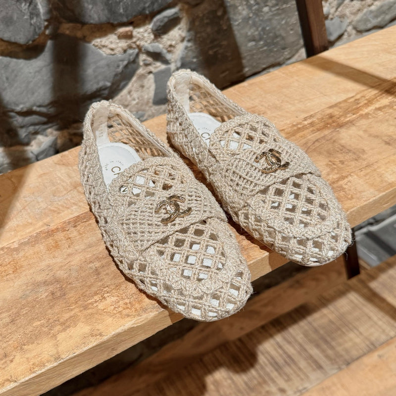 Toe box of Chanel Beige Jute Braided Cord CC Loafers