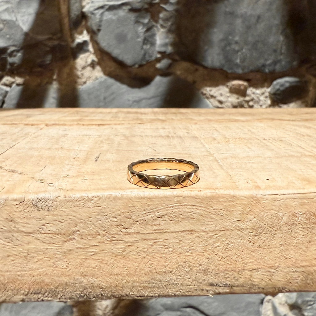 Main photo of Chanel Coco Crush Mini Version Yellow Gold Ring