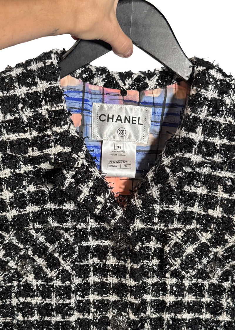 Collar area of Chanel SS20 Runway Black White Tweed Pink Accent Coat