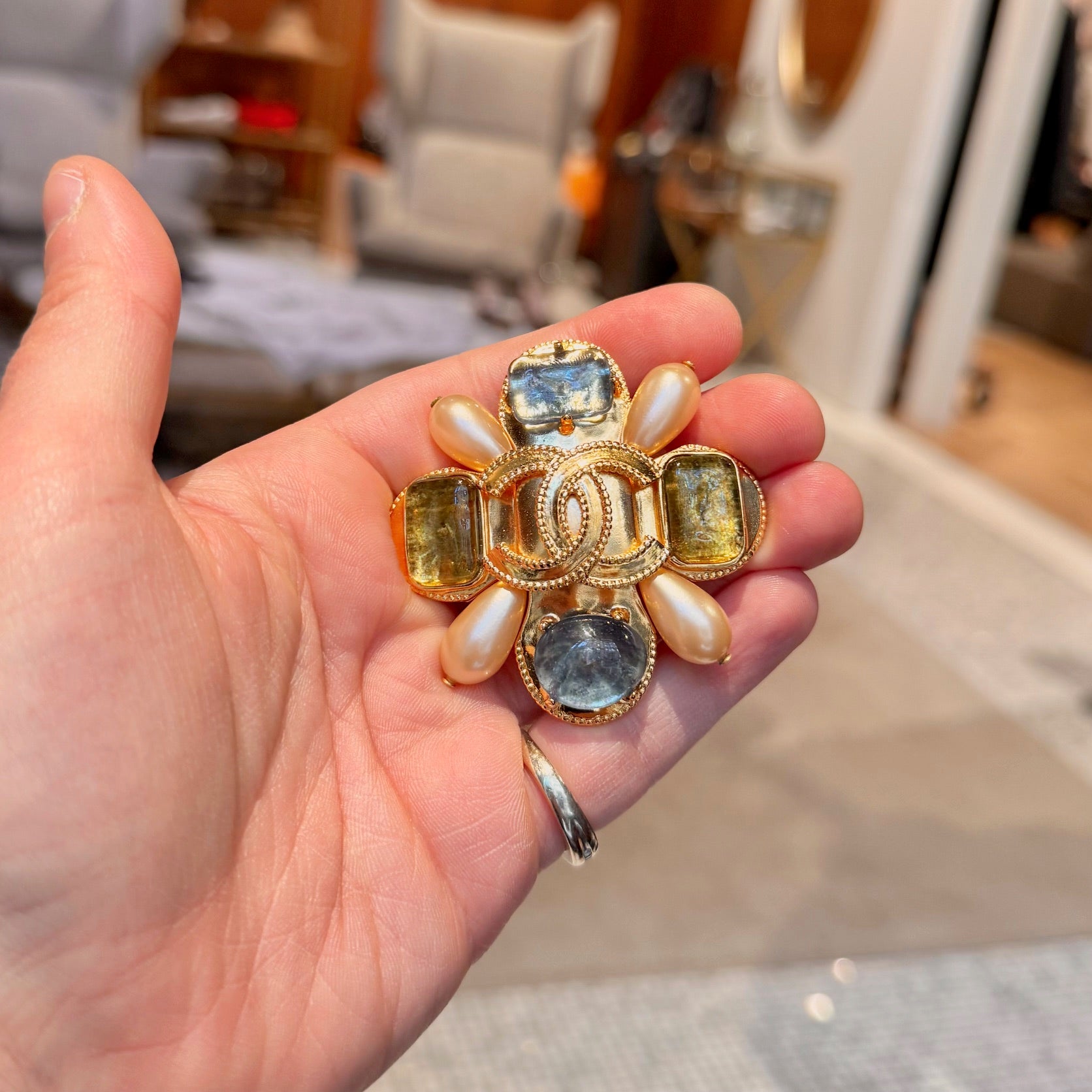 chanel-vintage-97a-cc-gripoix-