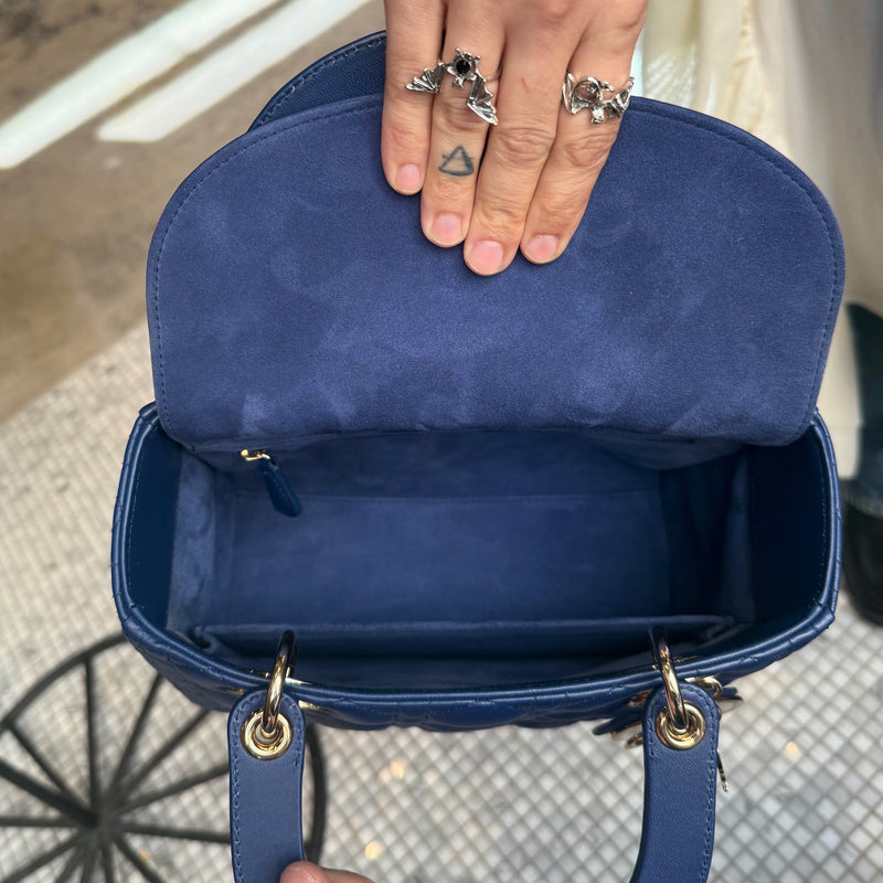 Interior of Dior 2022 Blue Lambskin Cannage Medium Lady Dior Handbag