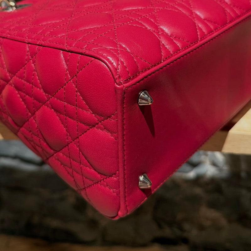 Bottom corners of Dior 2022 Fuchsia Pink Lambskin Cannage Medium Lady Dior Handbag