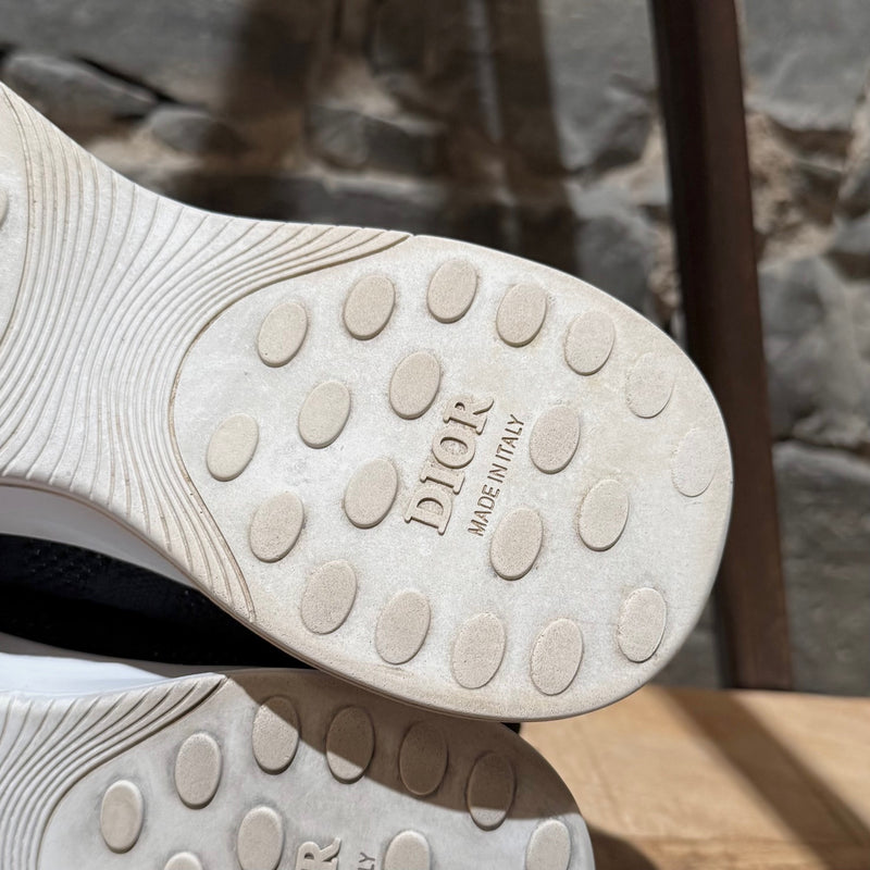 Stamps of Dior B25 Black Mesh Logo Sneakers