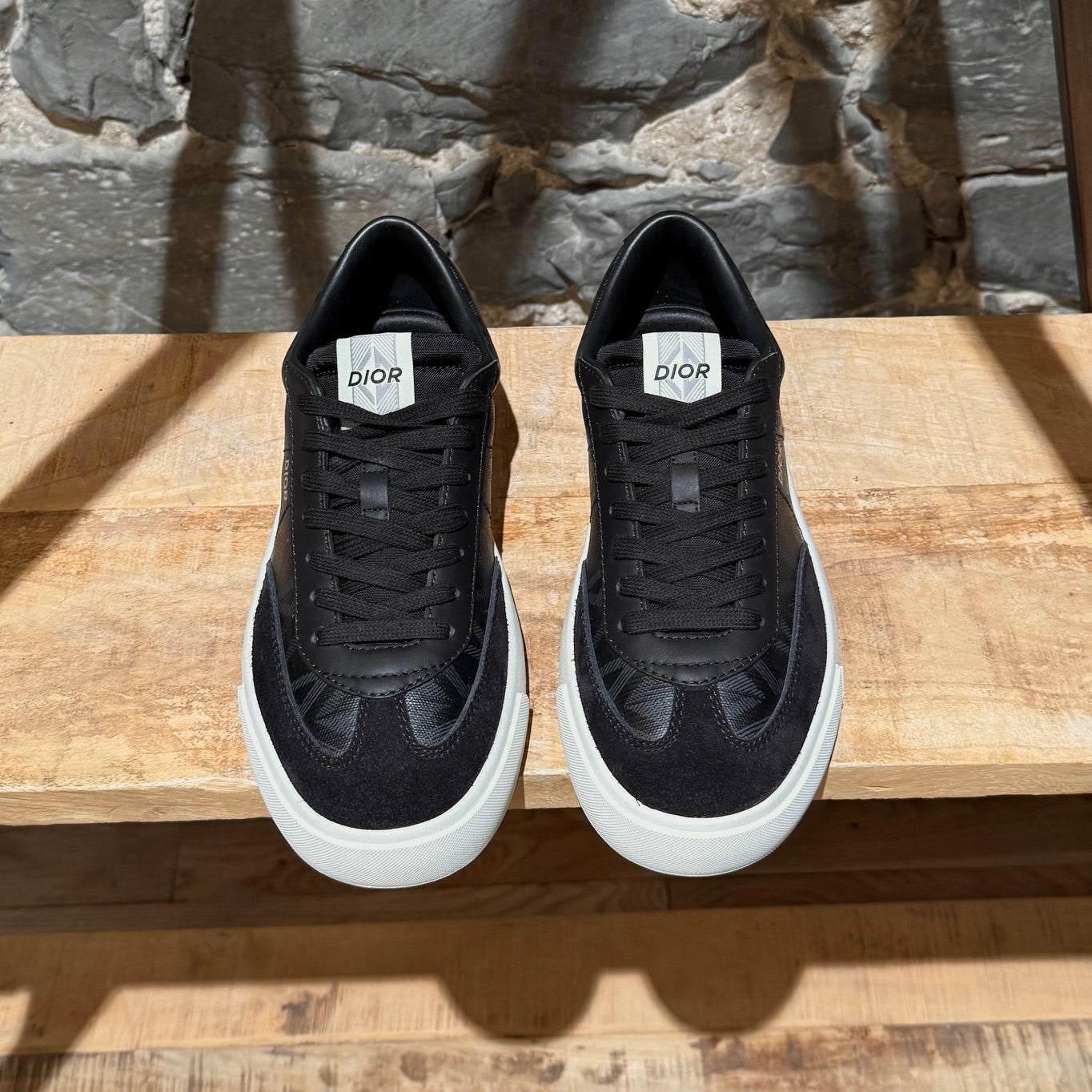 Dior Black CD Diamond Logo B101 Low Top Sneakers – Boutique LUC.S