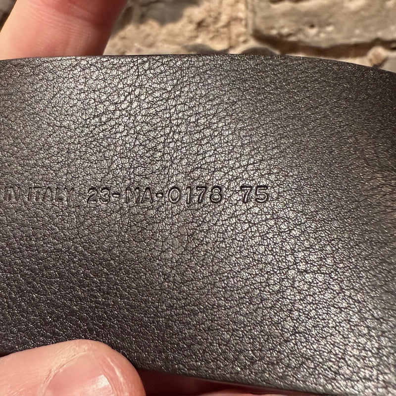 serial number Embossed stamp of Dior Black Leather Diorquake D Buckle Wide Belt