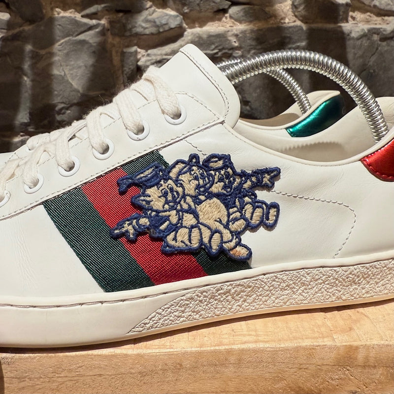 Logo detail of Gucci 3 Little Pigs Embroidered Ace White Leather Sneakers