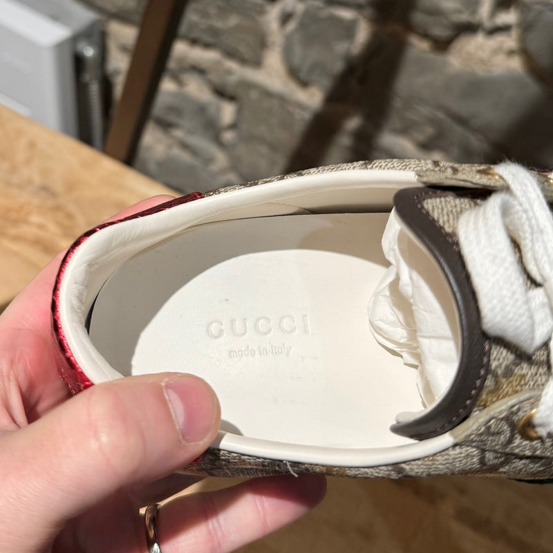 Gucci Bee Print GG Supreme Ace Low-top Sneakers