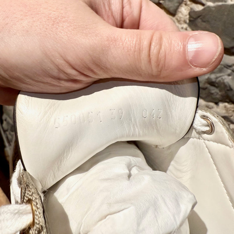 Gucci Bee Print GG Supreme Ace Low-top Sneakers