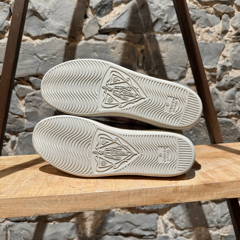 Gucci Beige GG Canvas Fuchsia Leather Brooklyn Low-top Sneakers