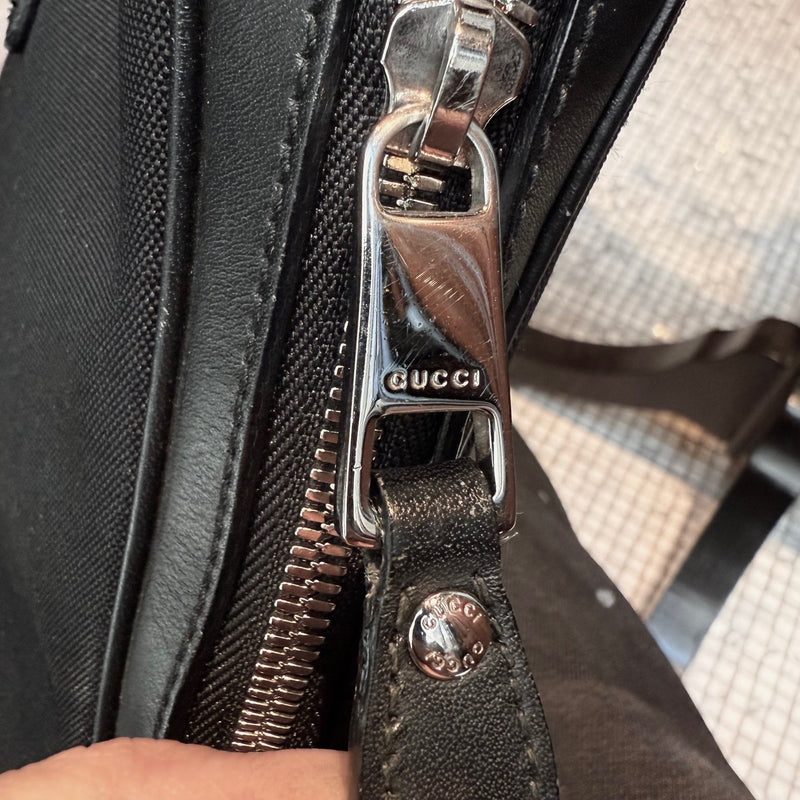 Close-up on Gucci Black Canvas Leather Sherry Line Business Bag