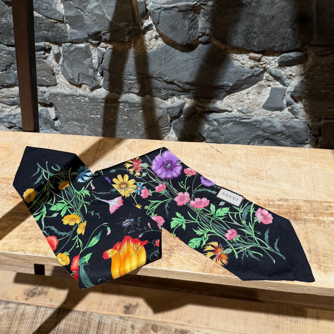 Gucci Black Flora Print Silk Neck Bow Scarf – Boutique LUC.S
