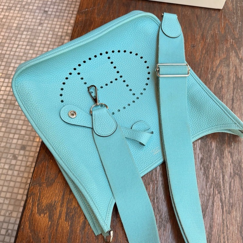 Straps of Hermès 2015 Bleu Atoll Clemence Evelyne III Crossbody Bag