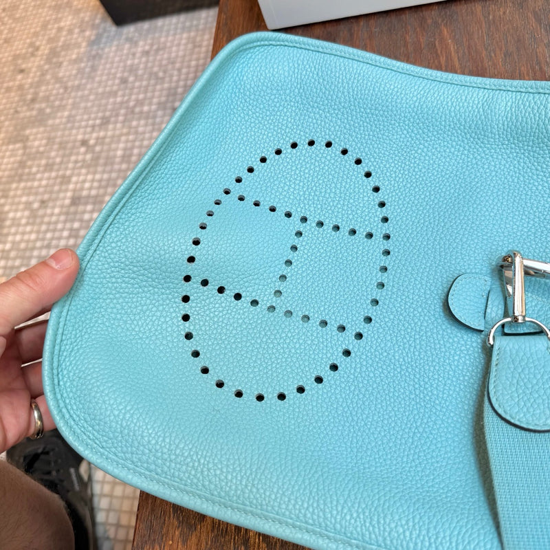 Close-up on Hermès 2015 Bleu Atoll Clemence Evelyne III Crossbody Bag