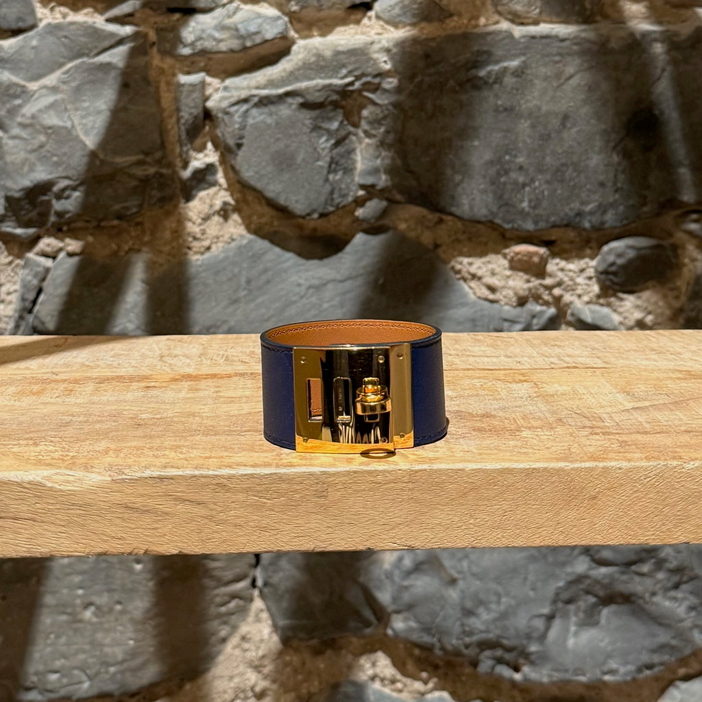 Front view of Hermès Blue Saphir Swift Leather Gold Plated Kelly Dog Bracelet