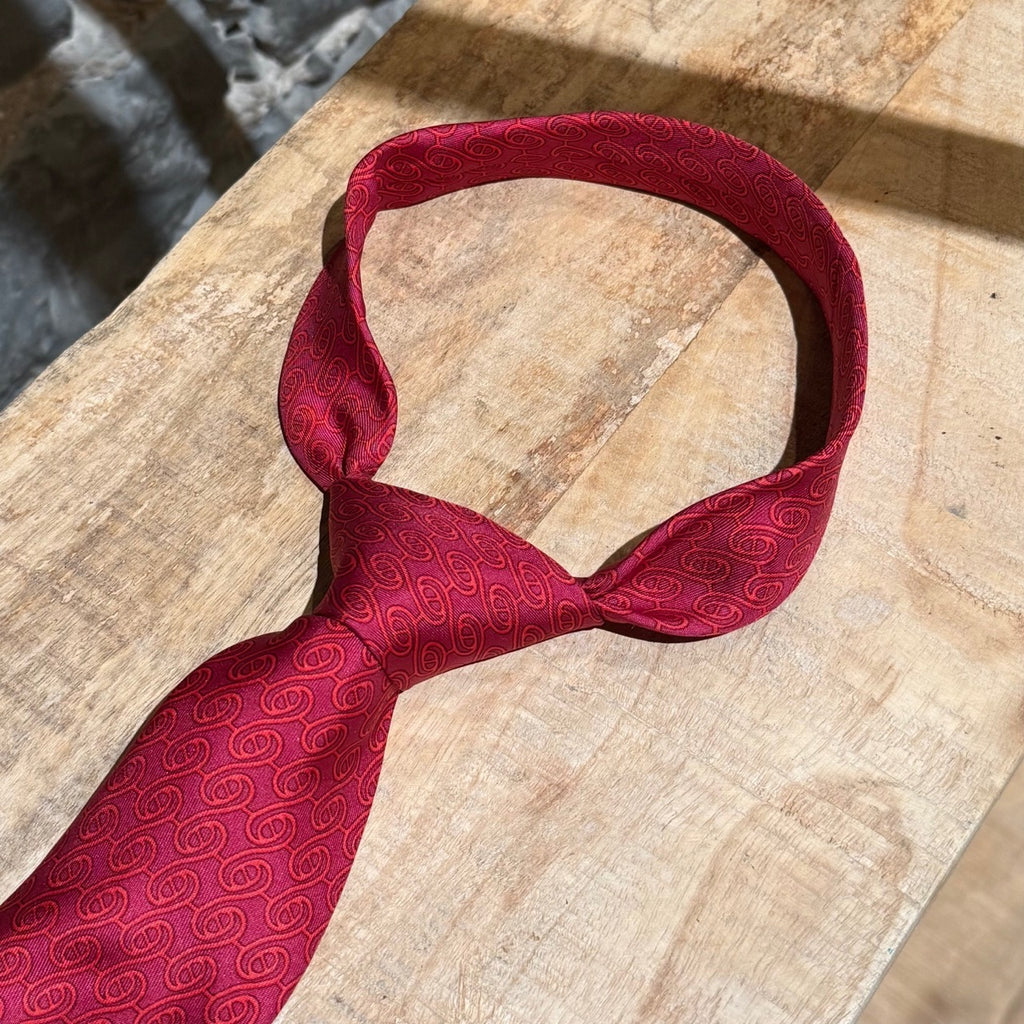 Knotted Hermès Chaine D'Ancre Pattern Raspberry Red Tonal Silk Tie