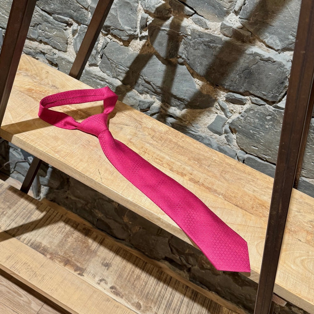 Main photo of Hermès Fuchsia Tonal H Silk Tie