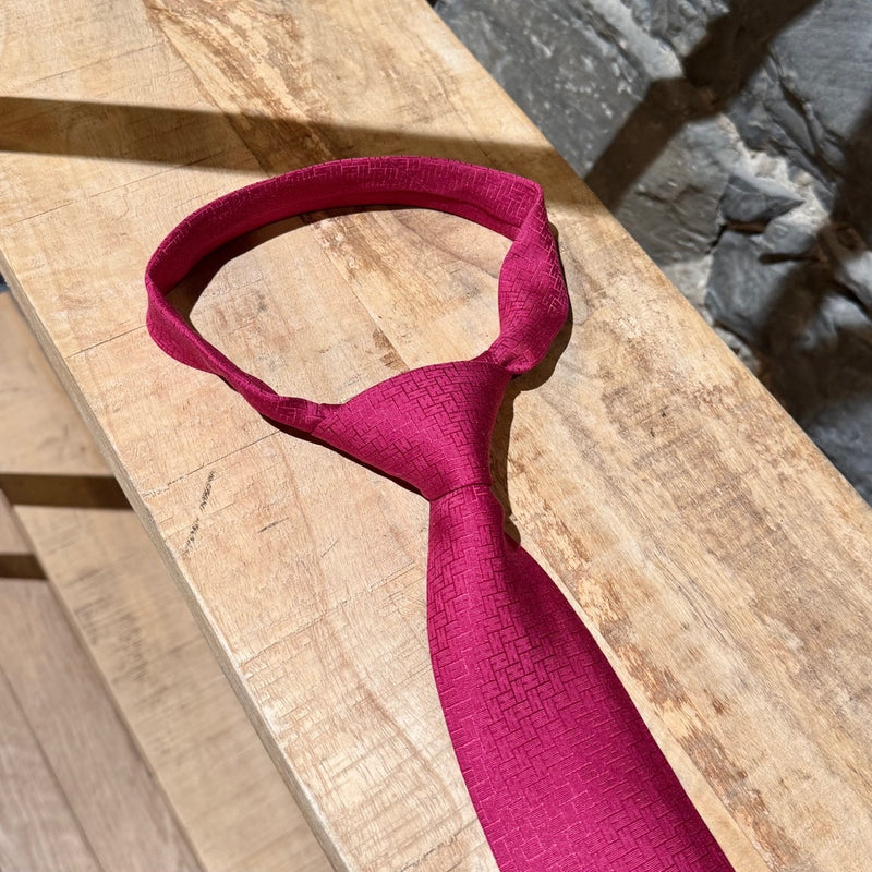 Knotted Hermès Fuchsia Tonal H Silk Tie