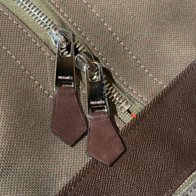 Leather zipper pull tab of Hermès Green Brown Canvas 2way Dog Carrier Boston Bag