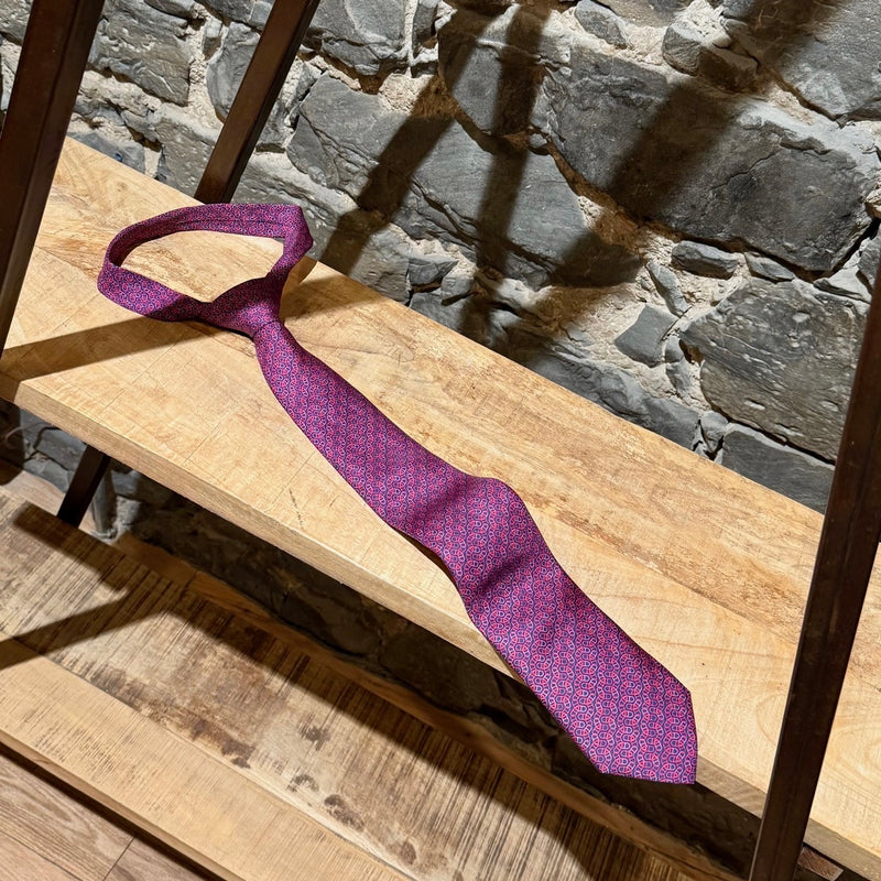 Main photo of Hermès Pink Chaine D'Ancre Pattern Navy Silk Tie