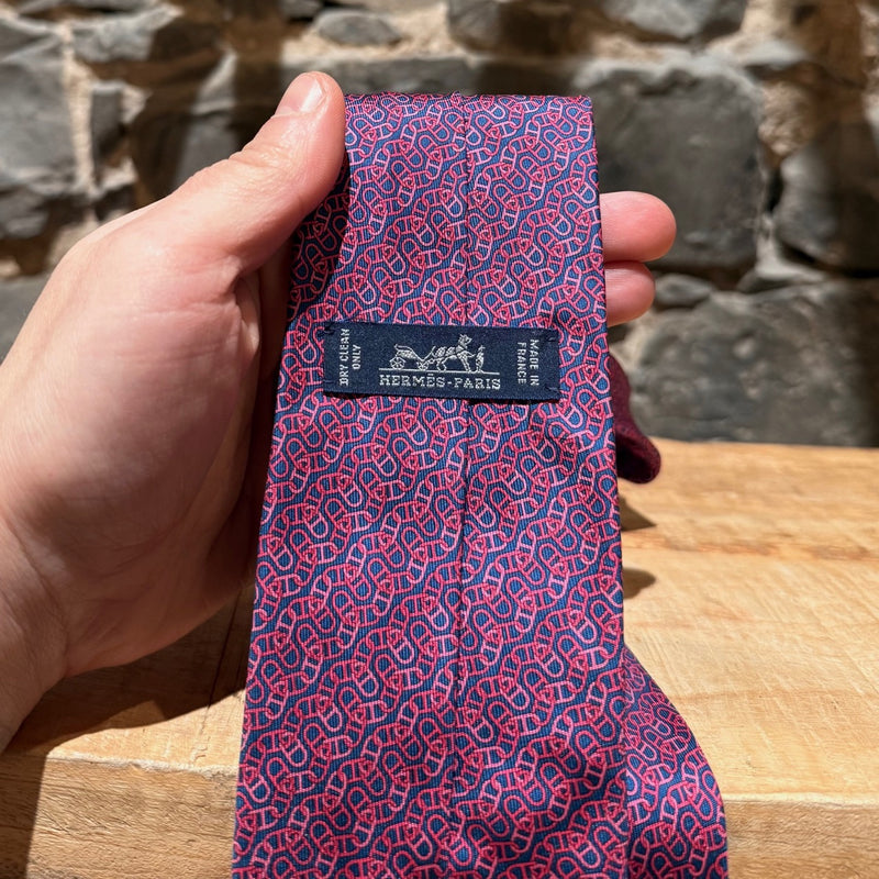 Brand label of Hermès Pink Chaine D'Ancre Pattern Navy Silk Tie