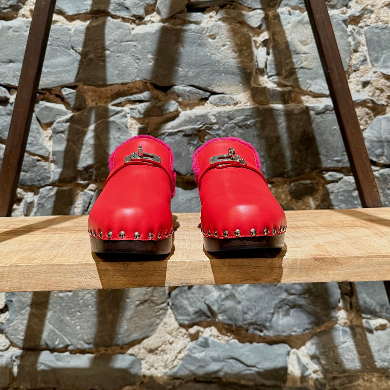 Front of Hermès Red Leather Fuschia Shearling Carlotta Clogs