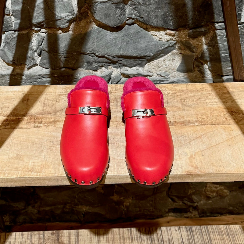 Uppers of Hermès Red Leather Fuschia Shearling Carlotta Clogs