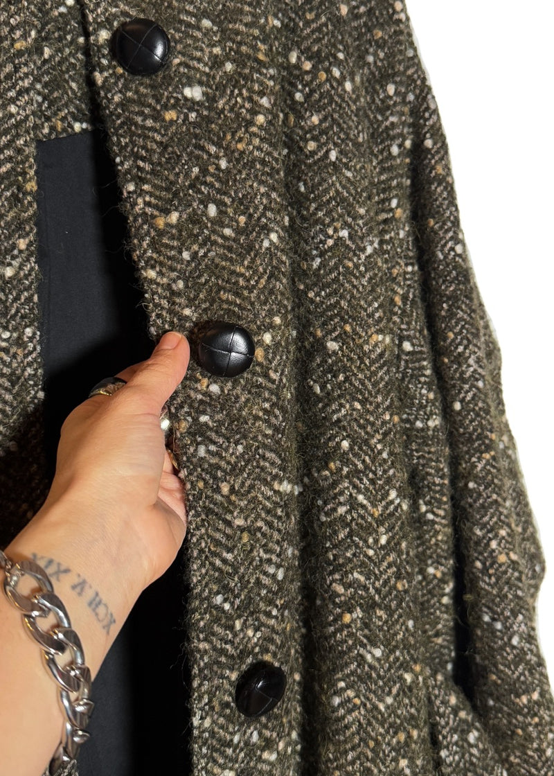 Buttoned closure of Isabel Marant Etoile Green Tweed Jardy Wool Long Coat