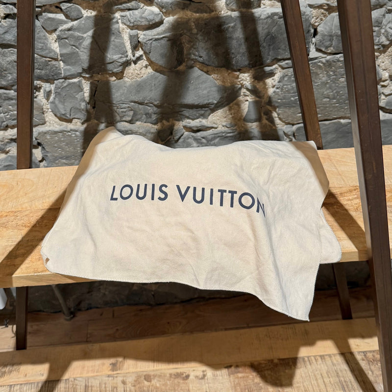 Louis Vuitton 2020 Black Eclipse Monogram Discovery Bumbag