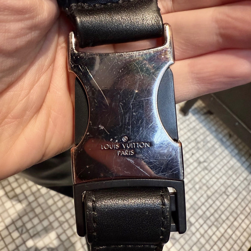 Louis Vuitton 2020 Black Eclipse Monogram Discovery Bumbag