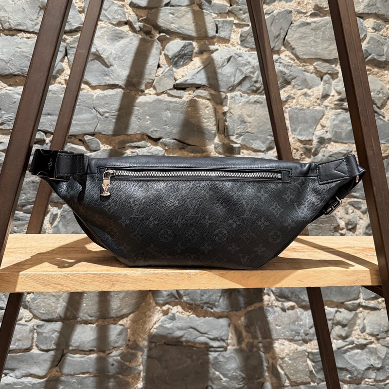 Louis Vuitton 2020 Black Eclipse Monogram Discovery Bumbag