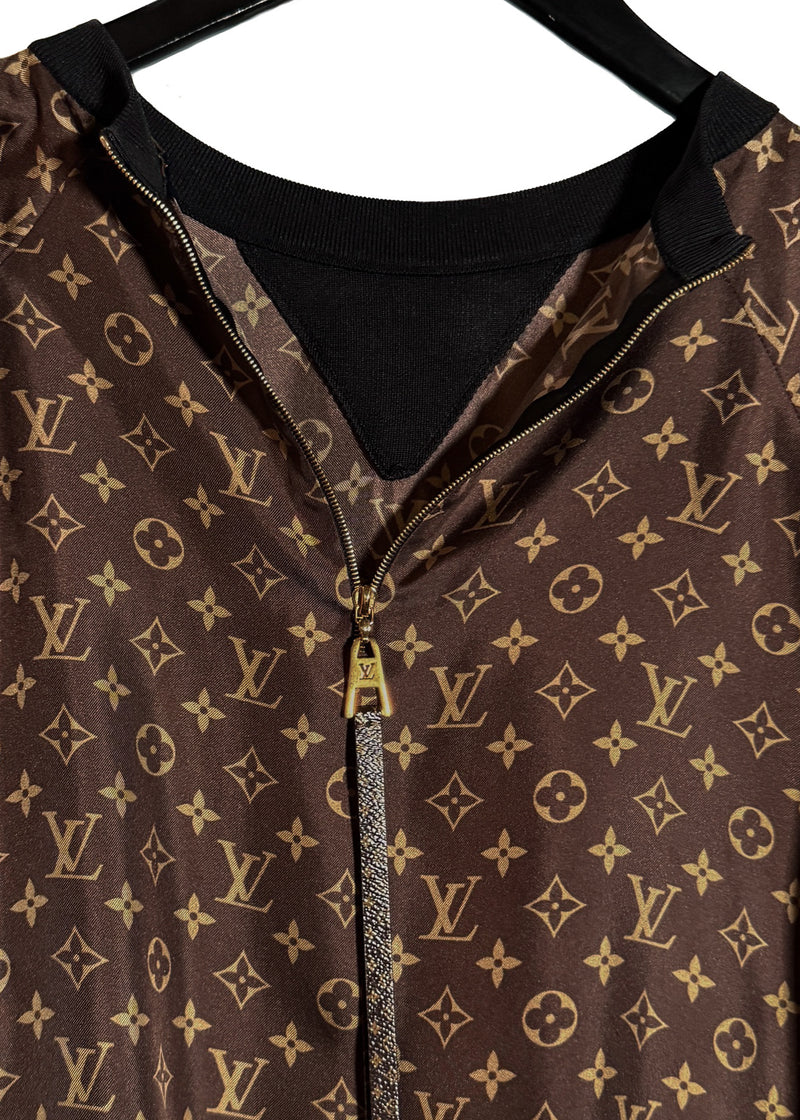 Back closure of Louis Vuitton 2021 Brown Monogram Silk Sporty Sweater