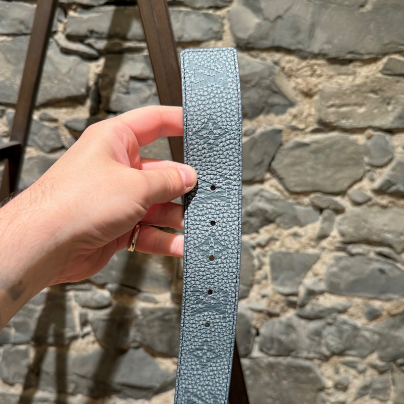 Grey side adjustment holes of Louis Vuitton 2022 Grey Taurillon Monogram Flower LV Shape Reversible Belt