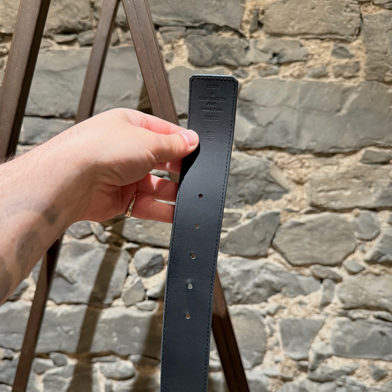 Black side adjustment holes of Louis Vuitton 2022 Grey Taurillon Monogram Flower LV Shape Reversible Belt