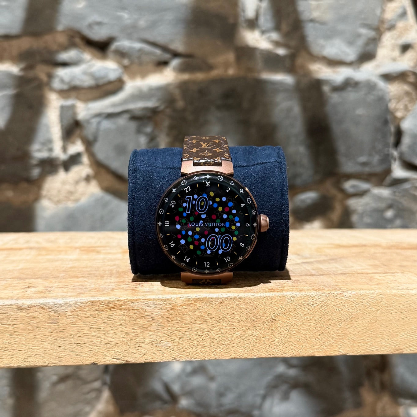 Louis Vuitton Smartwatch with Black Strap and Gold-tone Bezel Louis Vuitton Launches Its Tambour Horizon Smartwatch | Vogue main image 2