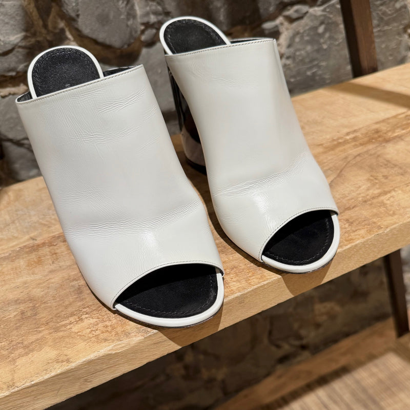 Top view of Louis Vuitton White Leather Topmost LV Logo Heeled Mules