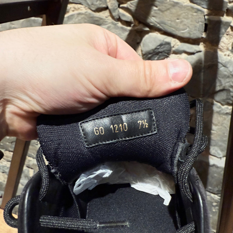 Size patch of Louis Vuitton x Lucien Clark Black Suede "A View" Sneakers