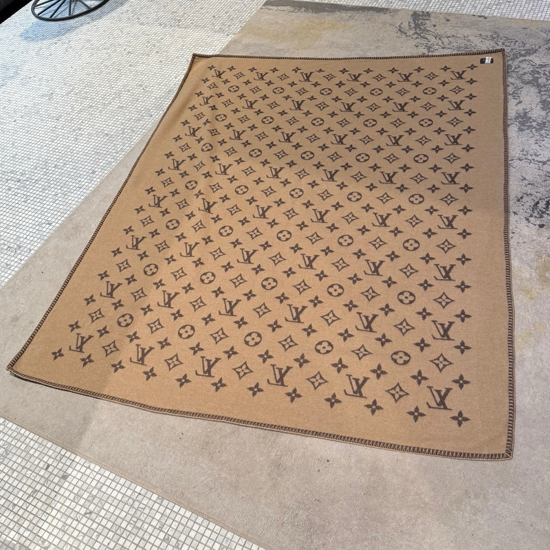 Louis Vuitton x NBA Lettering Brown Wool Cashmere Neo Monogram Blanket