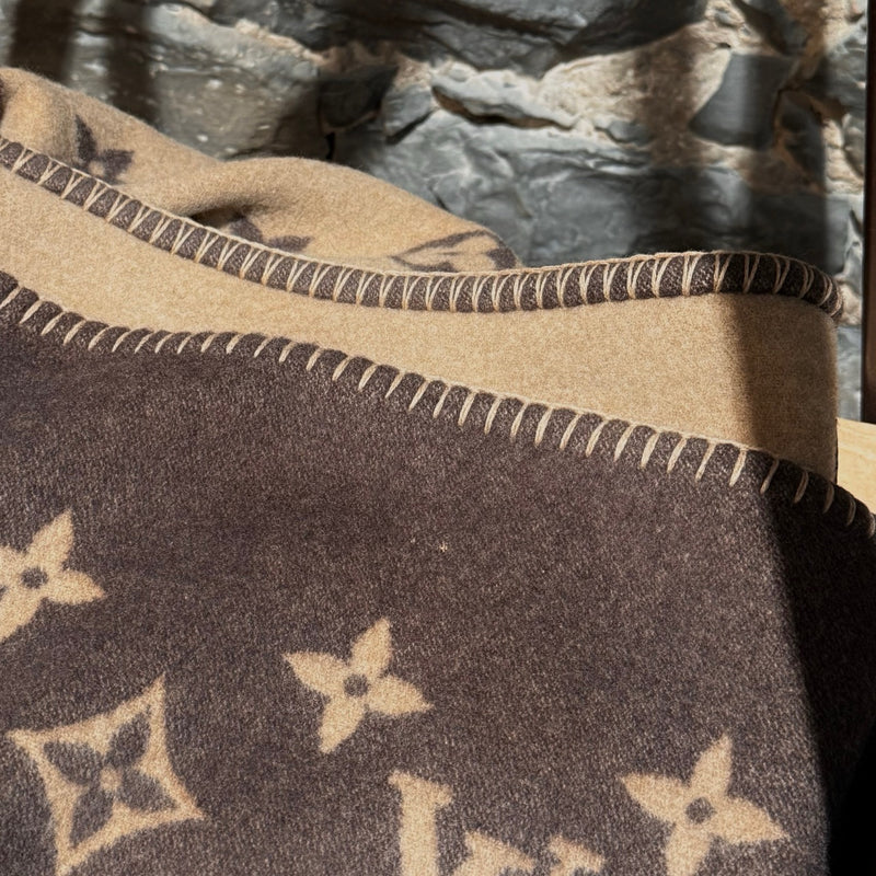 Louis Vuitton x NBA Lettering Brown Wool Cashmere Neo Monogram Blanket