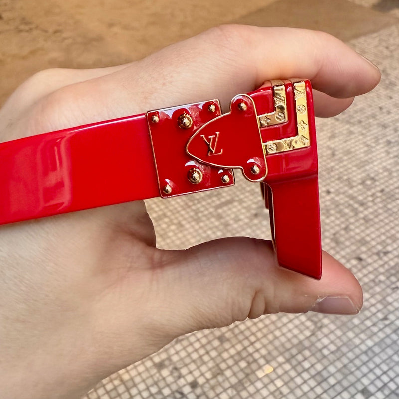 Close-up on Louis Vuitton Z1169W 9F2 SS22 Red Acetate 1.1 Millionaires Sunglasses