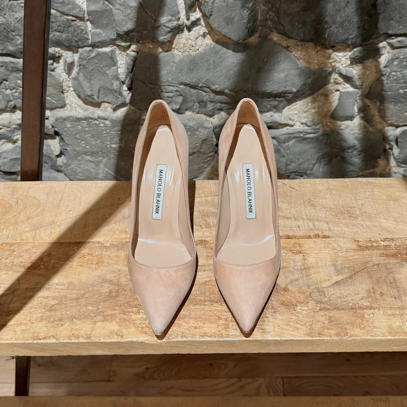 Manolo Blahnik Nude Suede Pointy Pumps – Boutique LUC.S
