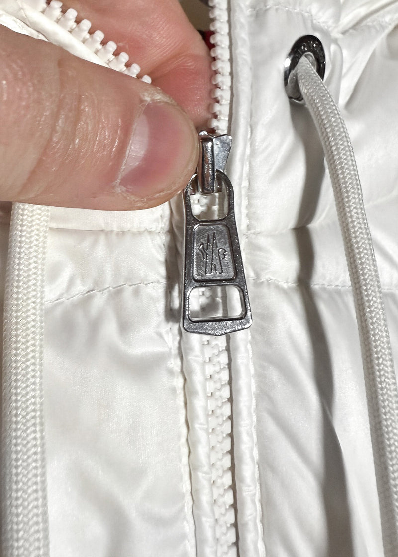 Branded zipper of Moncler Ivory Giroux Light Down Jacket