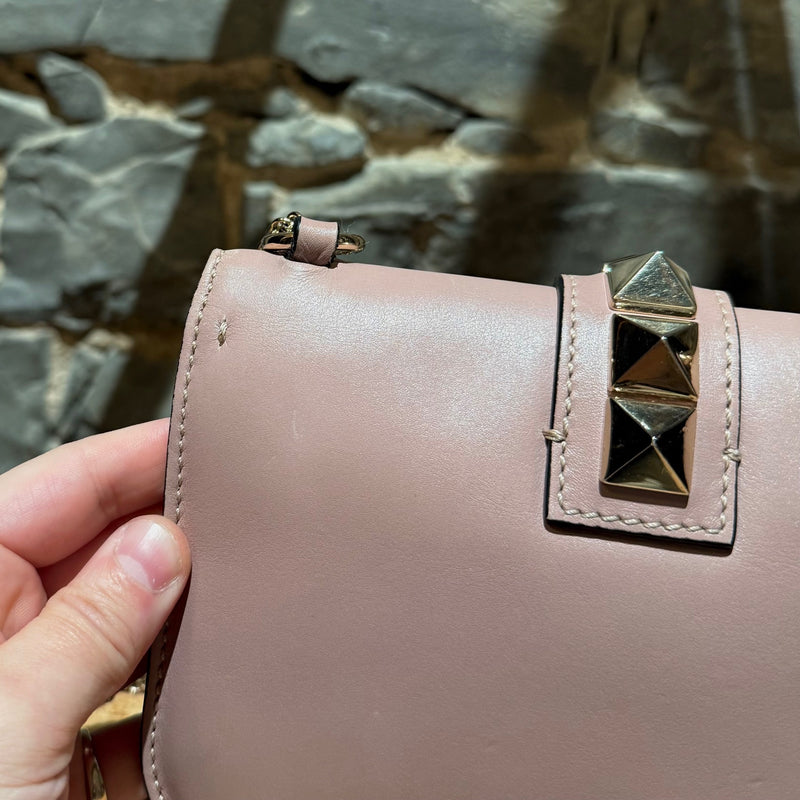Close-up on Valentino Poudre Pink Leather Small Glam Lock Chain Bag